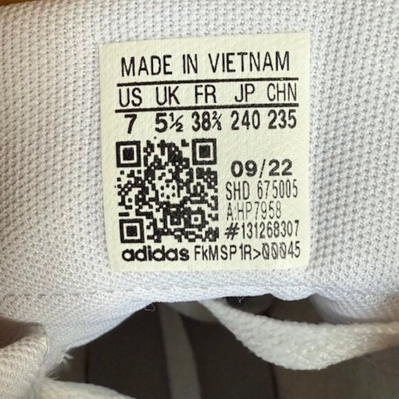 ADIDAS: YOUTH GIRLS/WOMENS 'HOOPS 3.0 MID' GYM SHOES-SIZE Y7/W8.5 **NEW IN BOX** - Picture 2 of 7